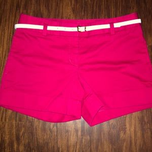 Express shorts with belt